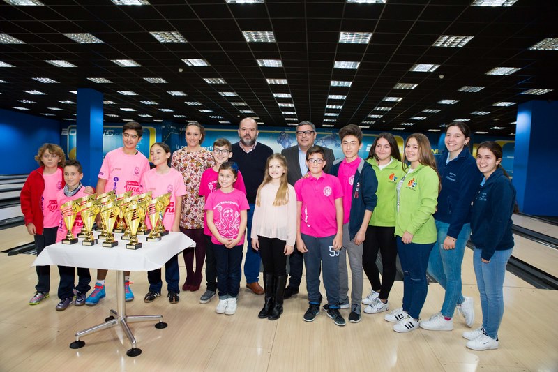 Sagrada Familia y Virgen del Remedio-La Cruz ganan las finales de bolos infantiles