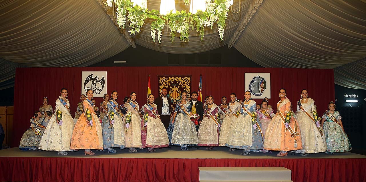 Noche de reconocimientos en la Agrupación de Fallas Centro
