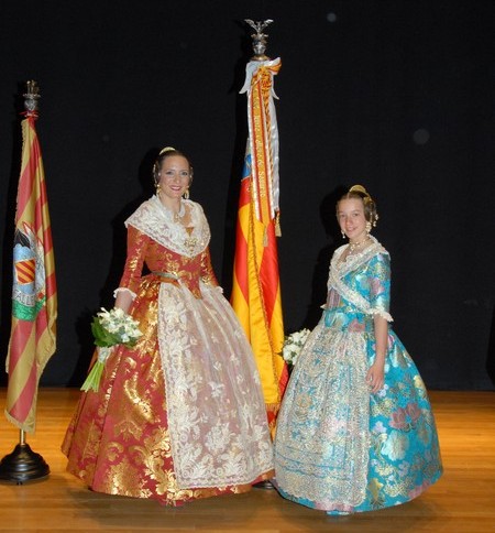 FJFS regalará el vestido oficial de la Crida a las Falleras Mayores 2017