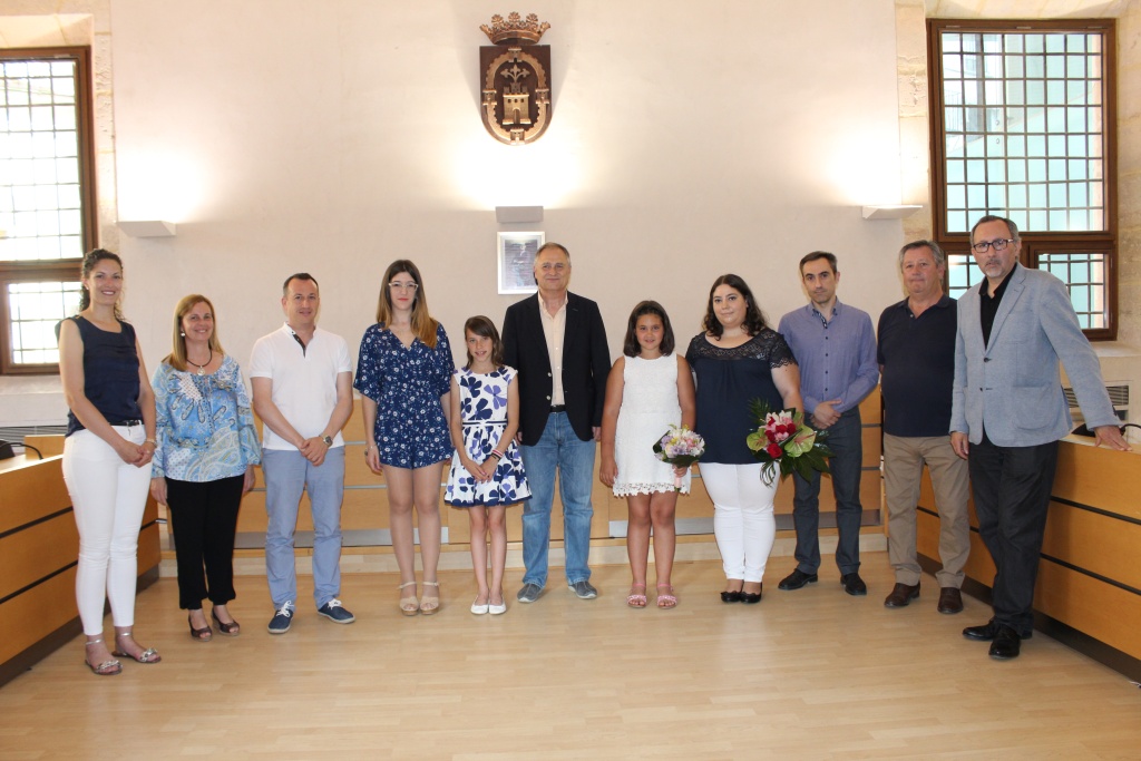 El Ayuntamiento de Llíria recibe a las Falleras Mayores 2017